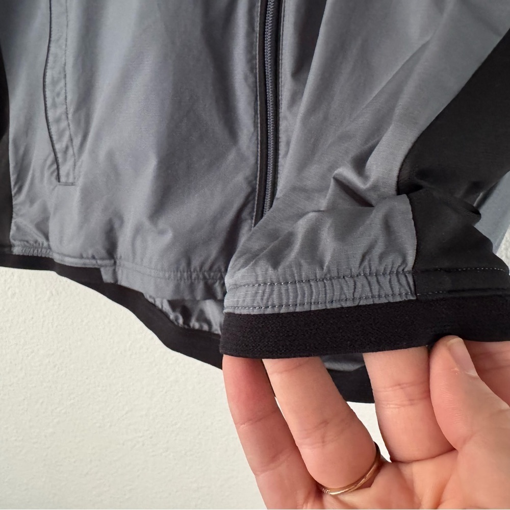 Adidas Gray Black Full Zip Climaproof Golf Windbreaker Vest XL Athletic Gorpcore - Picture 11 of 13